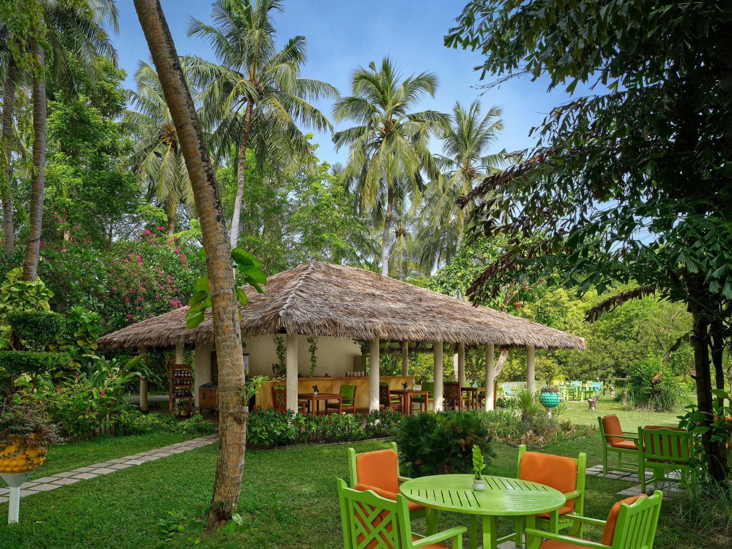 Villa Park Sun Island Resort & Spa